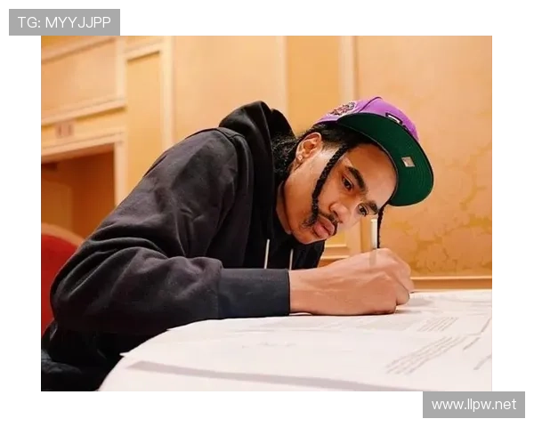 国王成冤大头拉文小萨躺赚千万